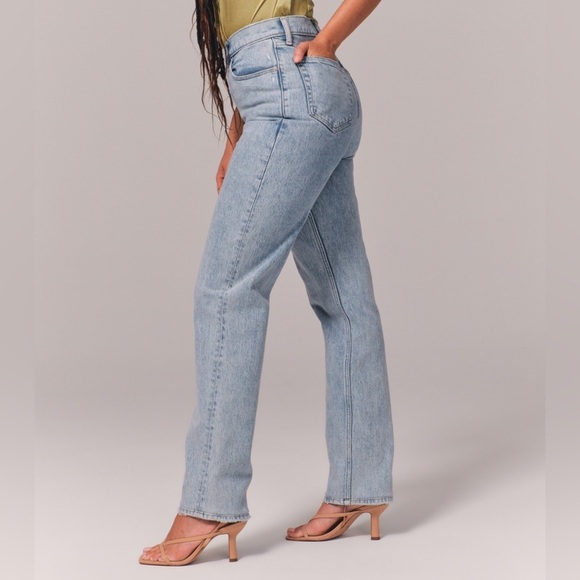 Abercrombie Ultra High Rise 90s Straight Jean - Picture 2 of 12